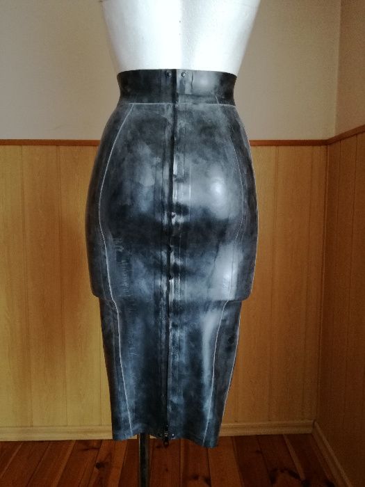 Latex 100% spódnica ołówkowa roz.32 ( XXS ) Kolor Czarny