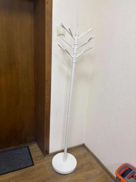 Вішалка для верхнього одягу