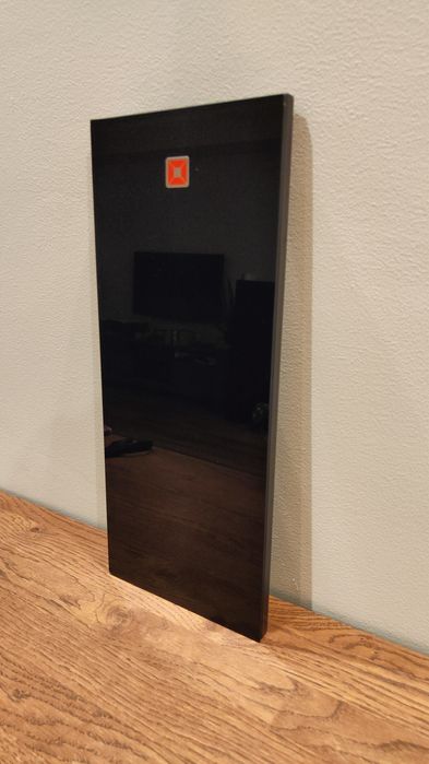 Maskownica kabli pod telewizor.