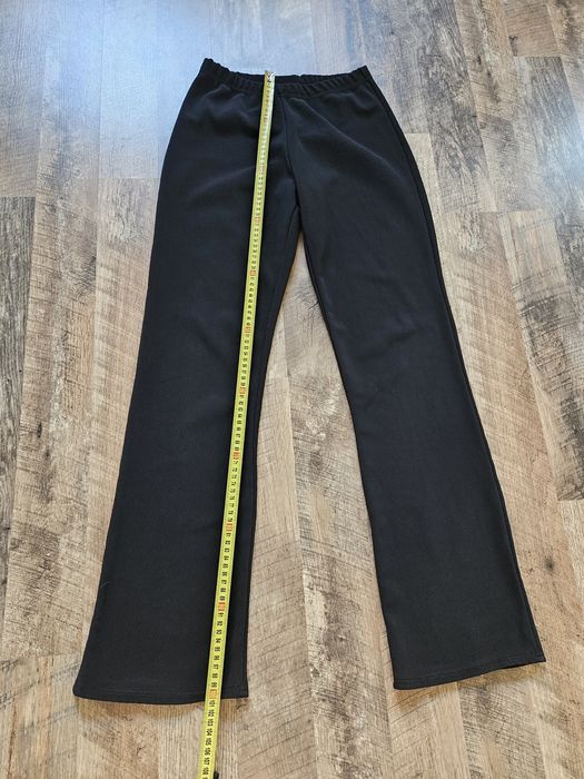 Spodnie czarne M prążkowane