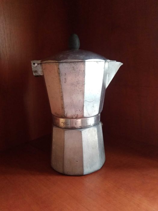 Кофеварка гейзерная большая б/у: 130 грн. - Посуд / кухонне приладдя ...