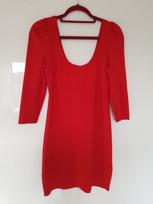 Czerwona sukienka z materiału rozm. 38 M