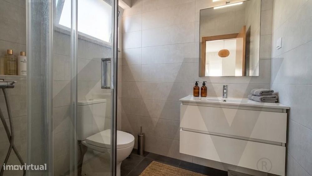 Apartamento T3 Remodelado | Estacionamento privativo | Centro da vila