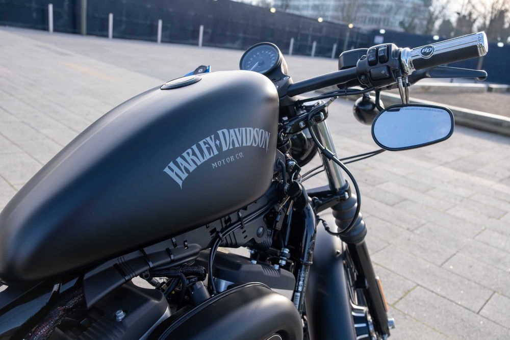 Harley Davidson Iron883 - de Garagem
