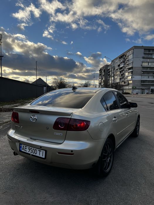 Продам Mazda 3  1.6