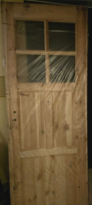Drzwi drewniane sosnowe - 70, 80, 90 prawe
