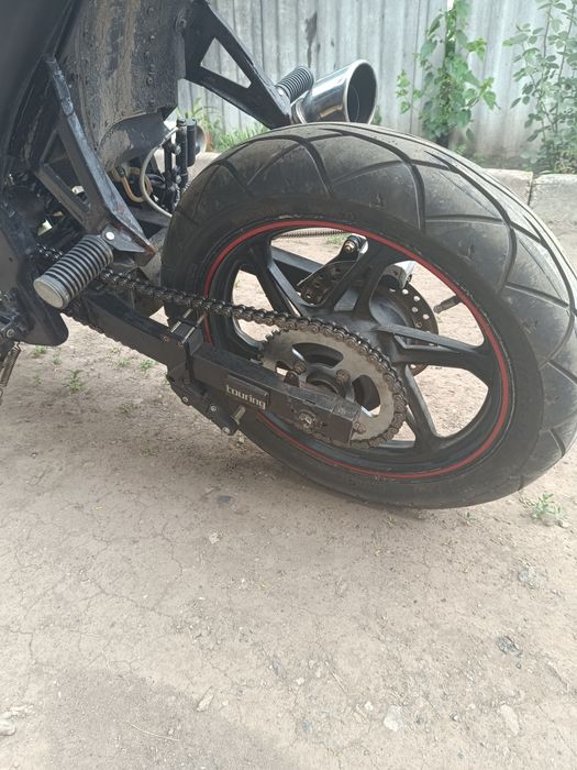 Продам спортивный мотоцикл 250кубов