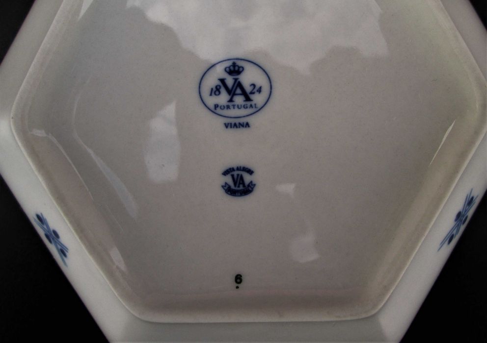 VISTA ALEGRE Antigo Covilhete Sextavado em Porcelana Coleção VIANA