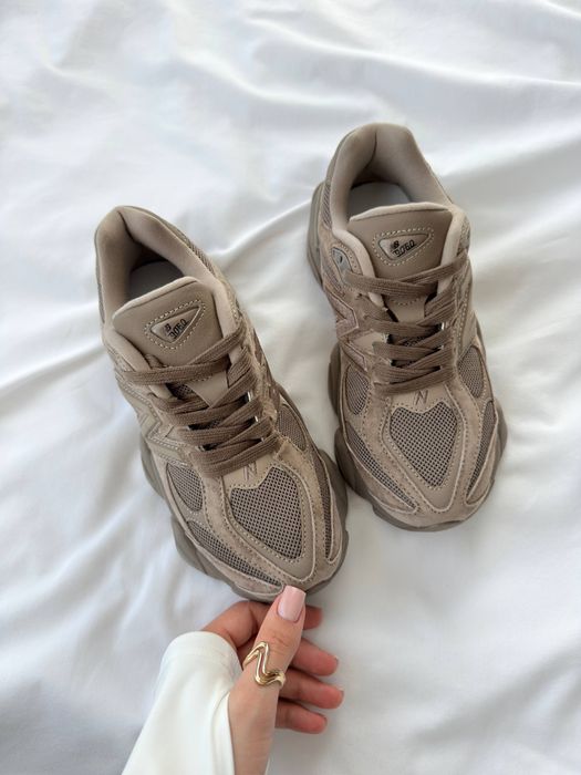 New Balance 9060 brown r39