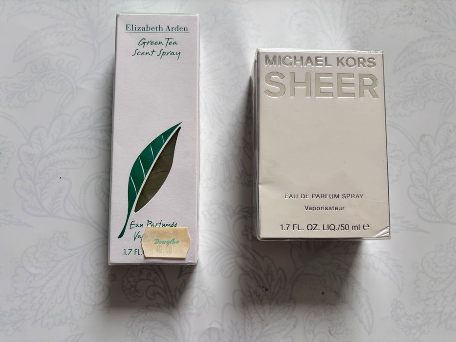 Парфуми Michael Kors і Elizabeth Arden