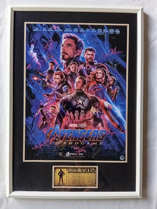 Moldura Filme The Avengers Endgame com Autógrafos (A4)