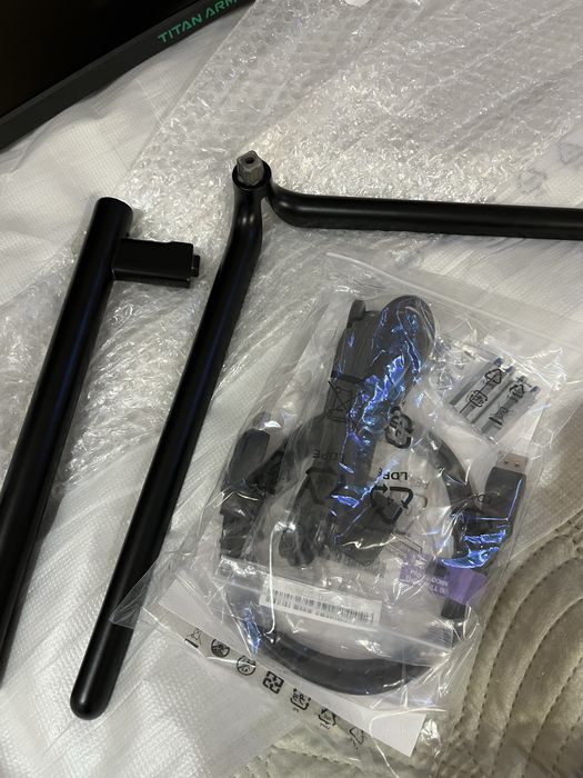 Monitor 32 cale titan army c32c1s