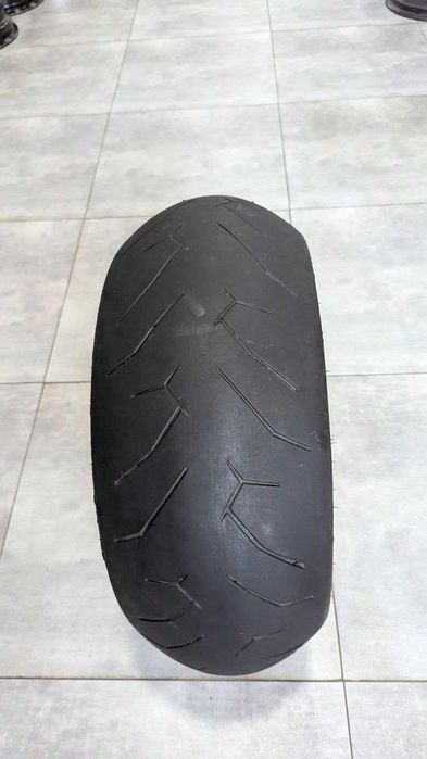 Мотошина 240/45 ZR17 Pirelli Diablo Rosso
