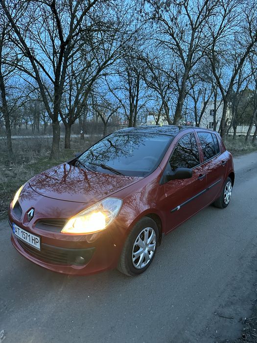 Продам Рено Клио: 4 400 $ - Renault Каравелове на Olx