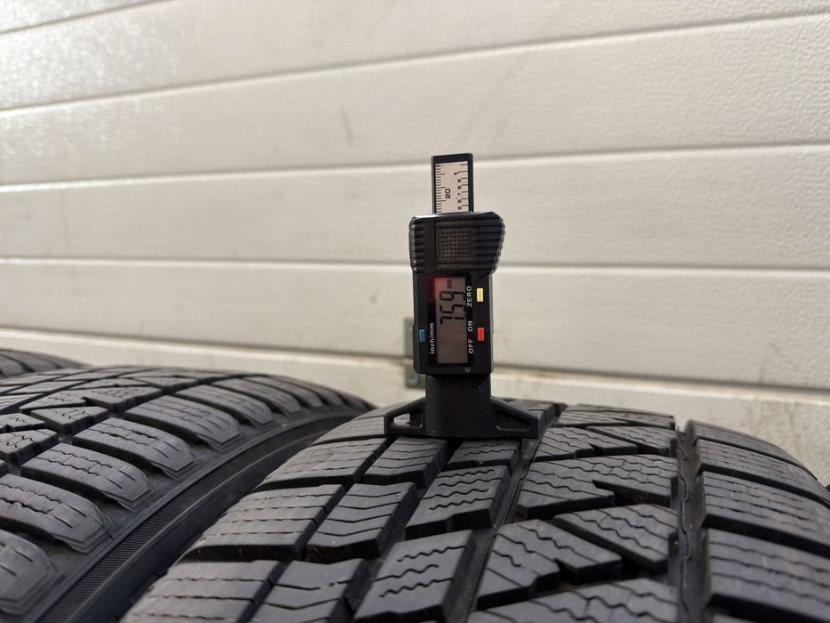 Opony zimowe Kumho 225/55/18 102H - 2025r.