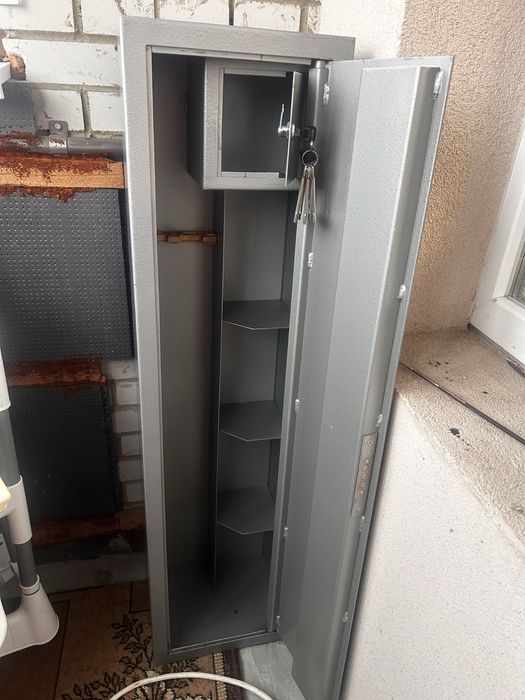 Металевий сейф терміново