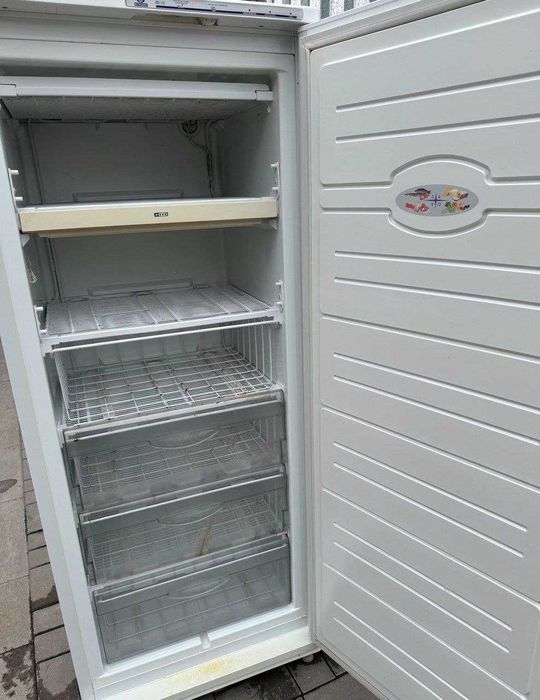 Продам морозильну камеру Атлант