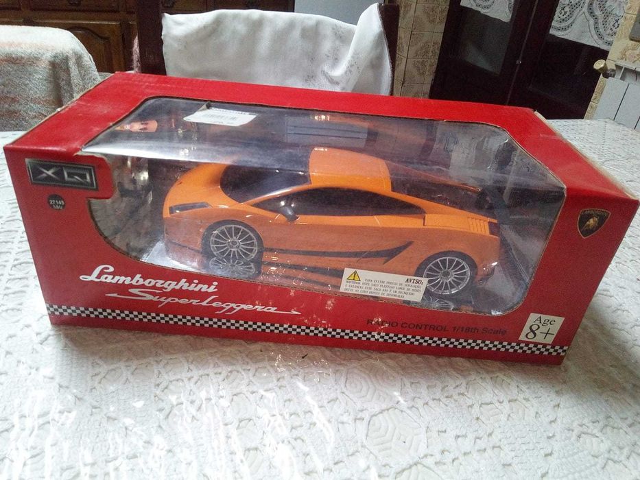 Lamborghini 1/18 NOVO A ESTREAR