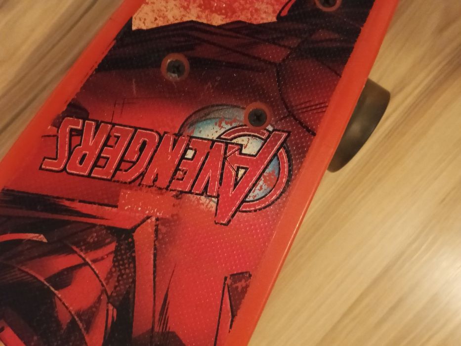 Deskorolka Avengers