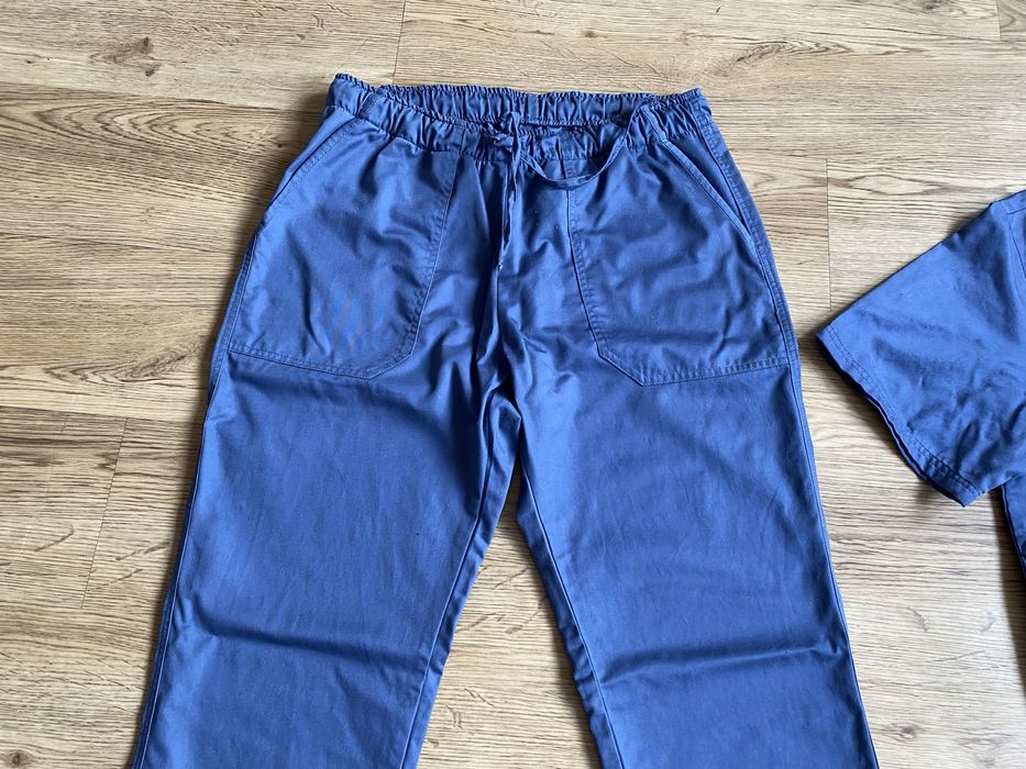 Продам медицинский костюм медична форма