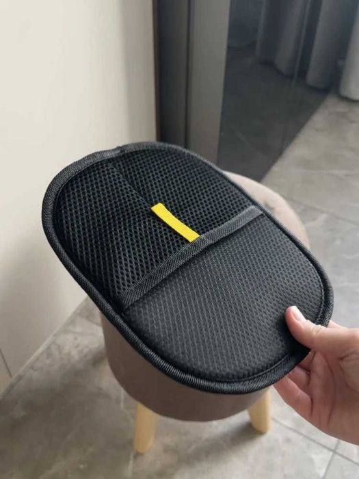 Рукавичка щітка від шерсті від кішок та собак домашніх тварин перчатка