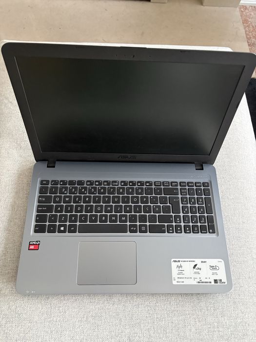 Portátil ASUS D540Y – 15” – Windows 10 – Bateria em muito bom estado