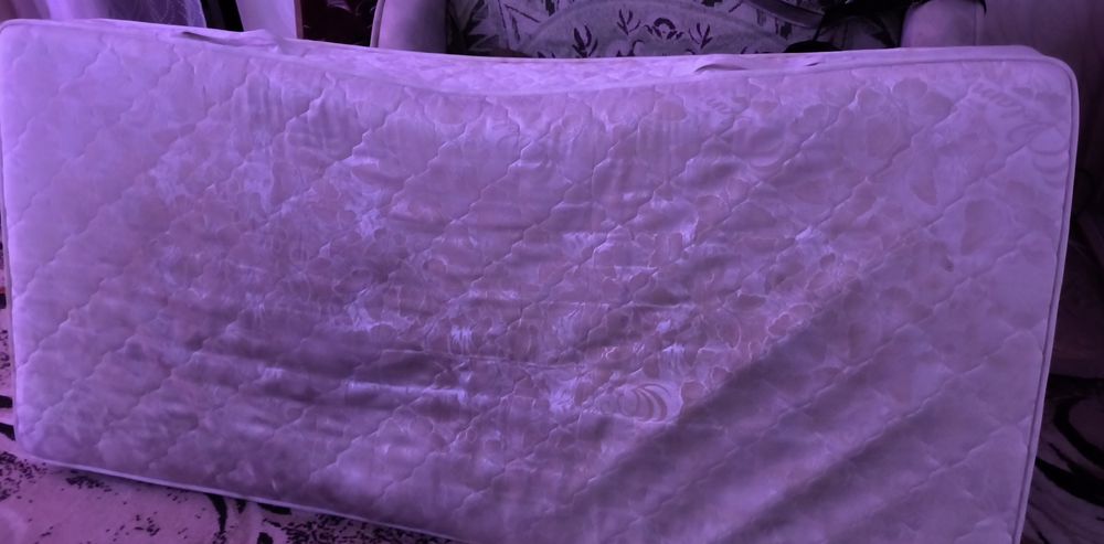 Матрас пружинний б/у 90*190см