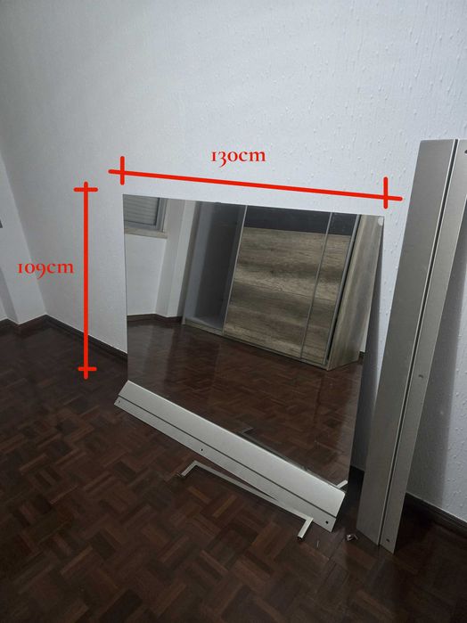 Espelho adequado para casa de banho