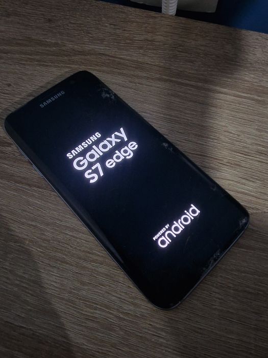 S7 edge funcional com ecra partido