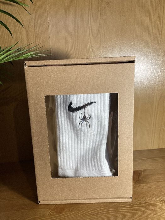 Skarpetki nike zdobione haftem maszynowym