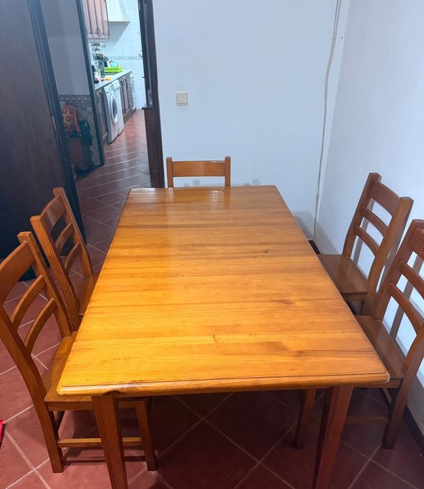 Mesa  de  jantar