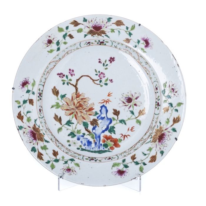 Dois pratos antigos em faiança portuguesa