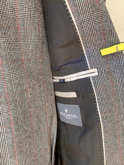 Fatos de homem completamente novos