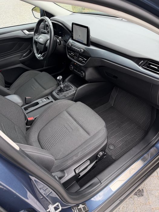 Ford Focus EcoBoost 125cv Active X Nacional um dono revisoes todas na marca
