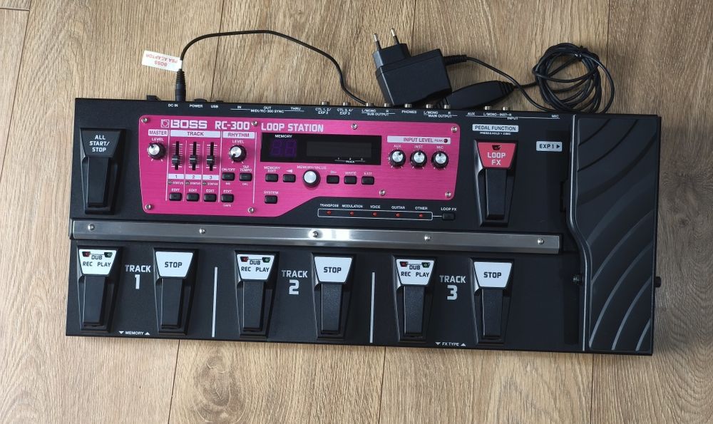 BOSS RC-300 Loop Station