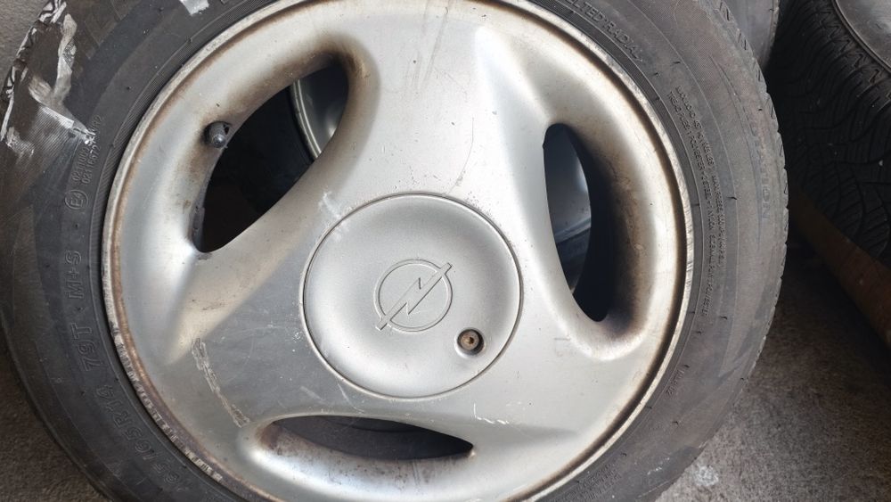 Alufelgi z nowymi oponami trójramienne Opel Corsa 14"