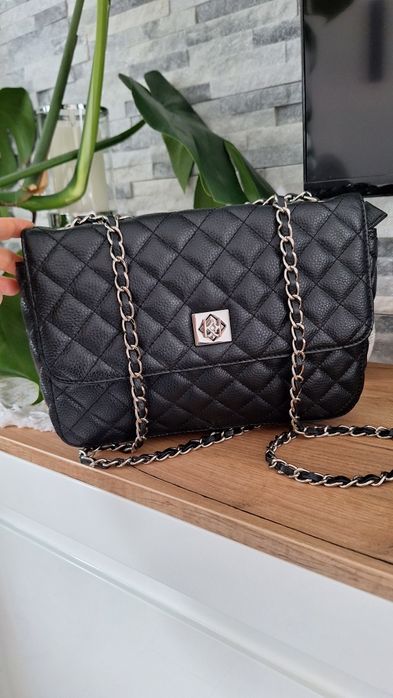 Torebka Kazar-Vidia czarna skóra naturalna pikowana do ręki lub ramię