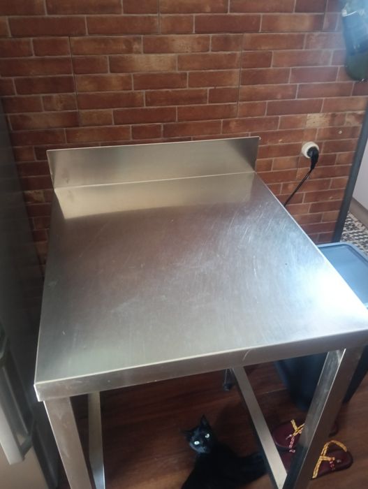 Mesa de apoio em inox 60x60