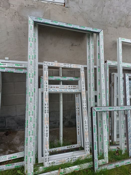 Пластикові рами.