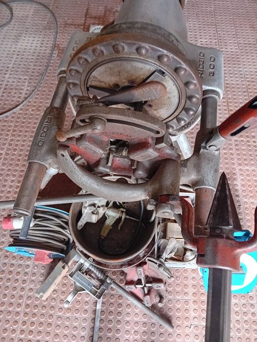 Maquina roscar  ridgid 300