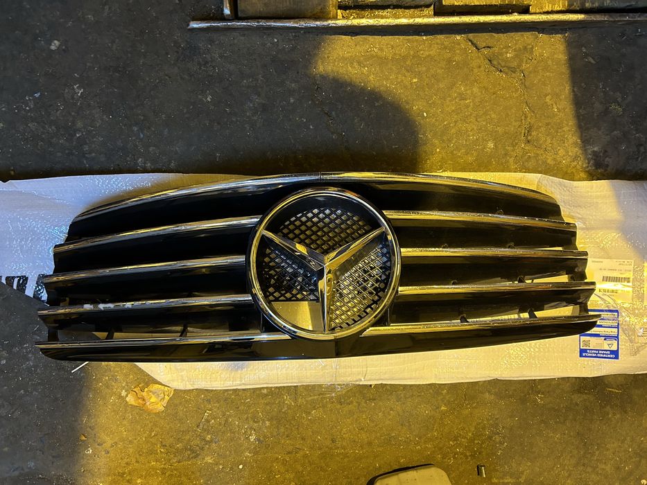 Продам решктку радиатора Мерседес