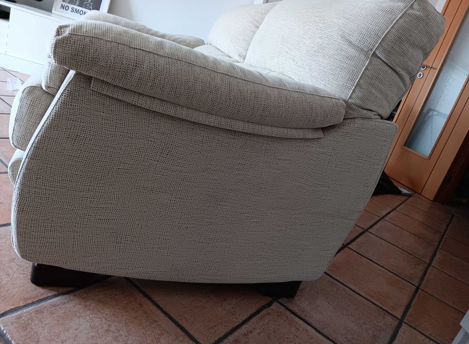 Sofá 2 lugares Pedro Ortiz