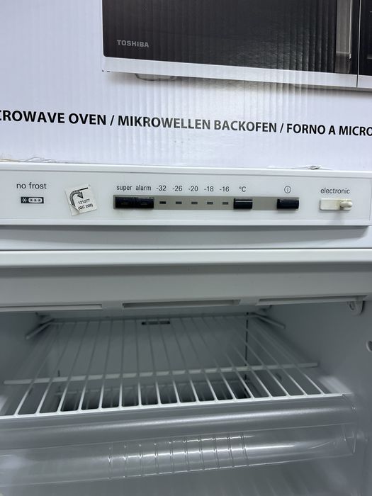 Морозильна камера Siemens FD8805