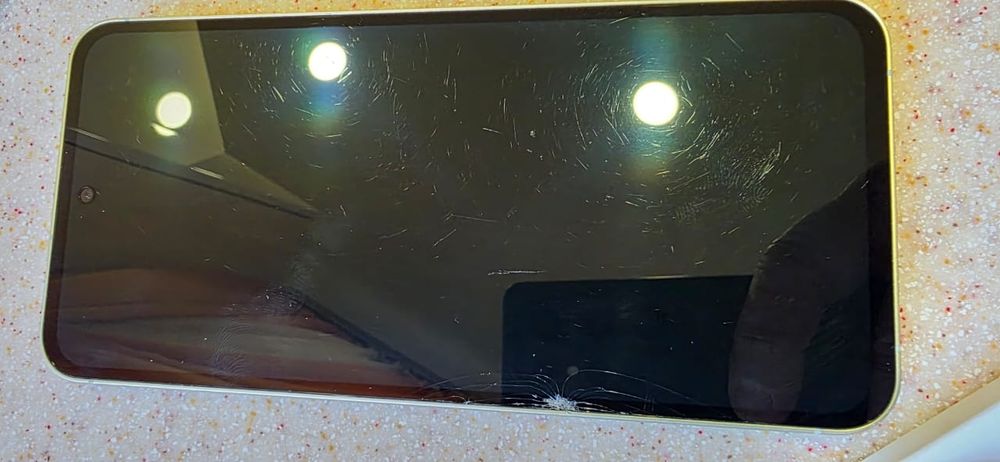Телефон Samsung A55 під відновлення