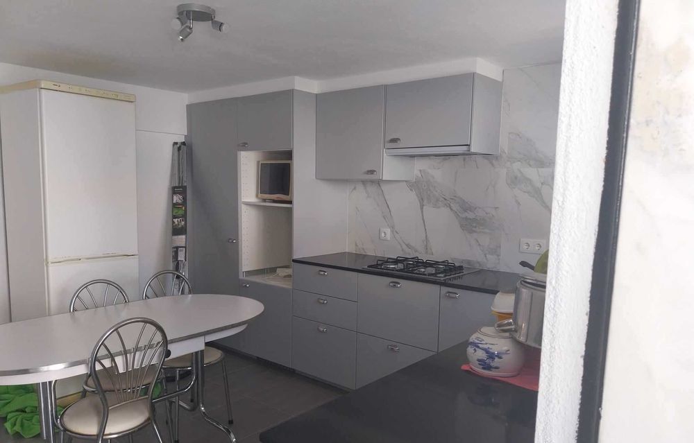 Quarto para arrendar em zona bastante calma e tranquila