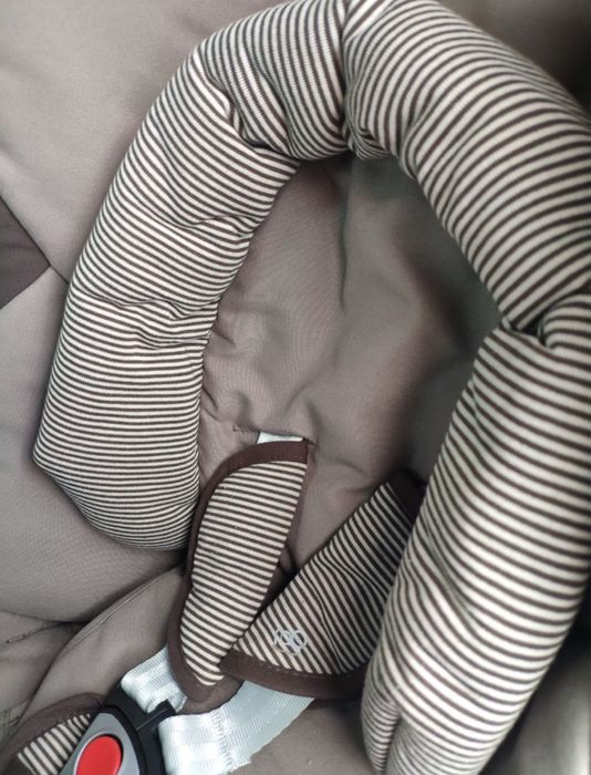 Conjunto carrinho , ovo , isofix e mala transporte Maxi-Cosi Nova 3