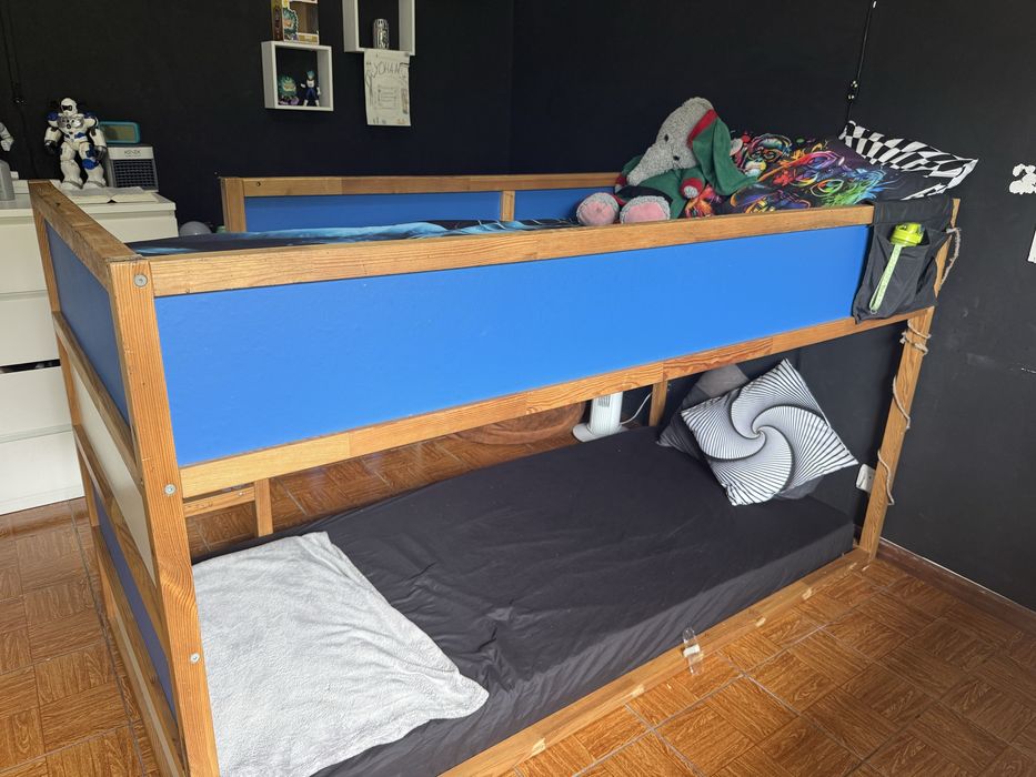 Cama kura ikea sem colchao mas vai com dossel de dinosauro.
