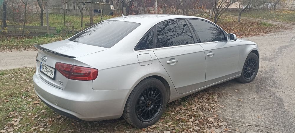Ауди А4 б 8 квадро  2013год