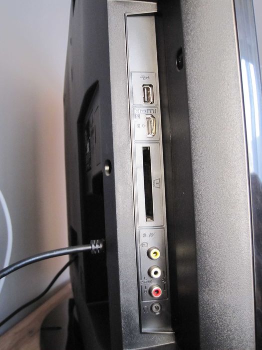 Telewizor SONY BRAVIA LCD 40'' z dekoderem DVBT2