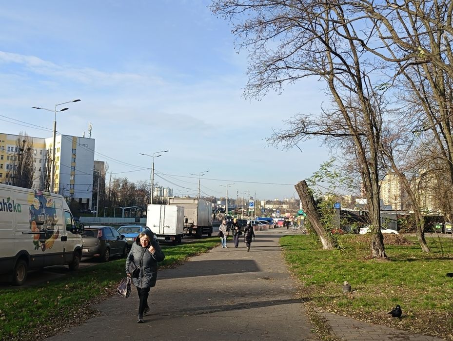 Без -%. Пиво-Кофе-Зоо-Обмен валют(30м.кв) Ул.Симиренко 5